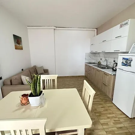 Trea - Despacito Port Side