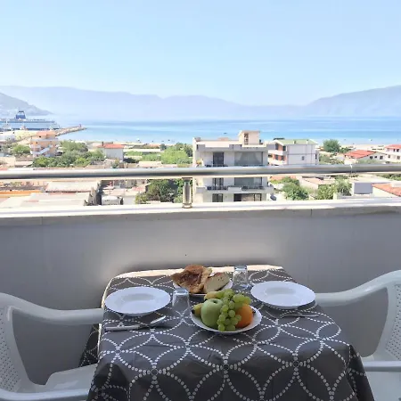 Trea - Despacito Port Side Apartment