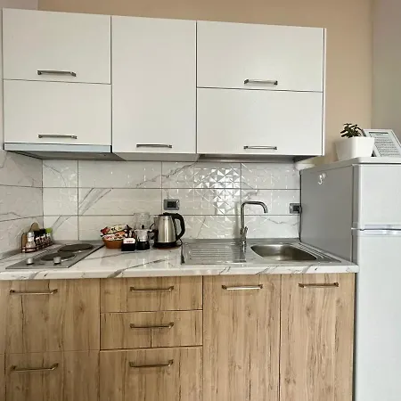 Trea - Despacito Port Side Apartment